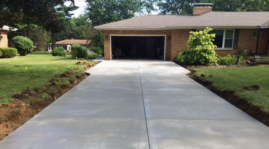 Choosing the Right Contractor for a Concrete Driveway